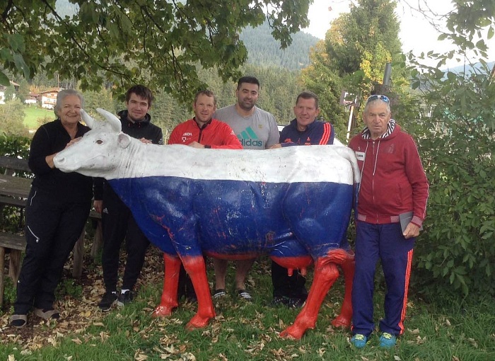 Лыжники проводят общий сбор в Австрии
