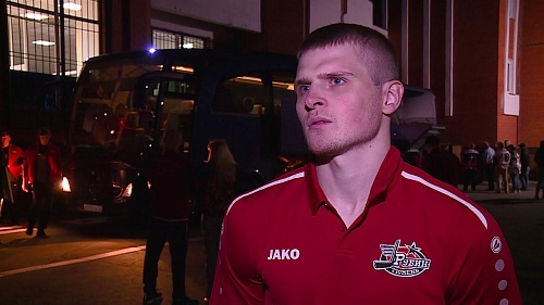 Защитник ХК «Рубин» Александр Федотов после предсезонного матча с «Зауральем» (0:2)