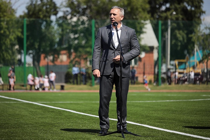 Губернатор Тюменской области Александр Моор поздравляет с днём физкультурника!