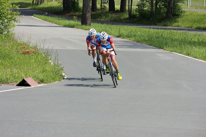 В групповой гонке домчались до главных призов