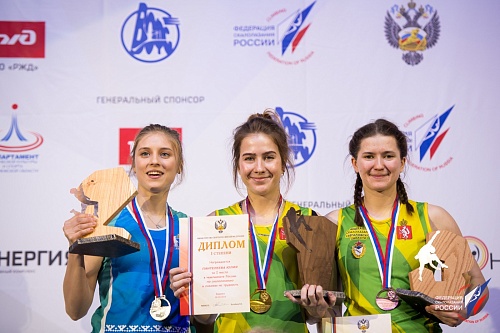 Губкинская скалолазка взяла «трудное» серебро