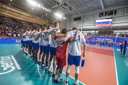 Игроки «Факела» и двое сургутян поедут в США