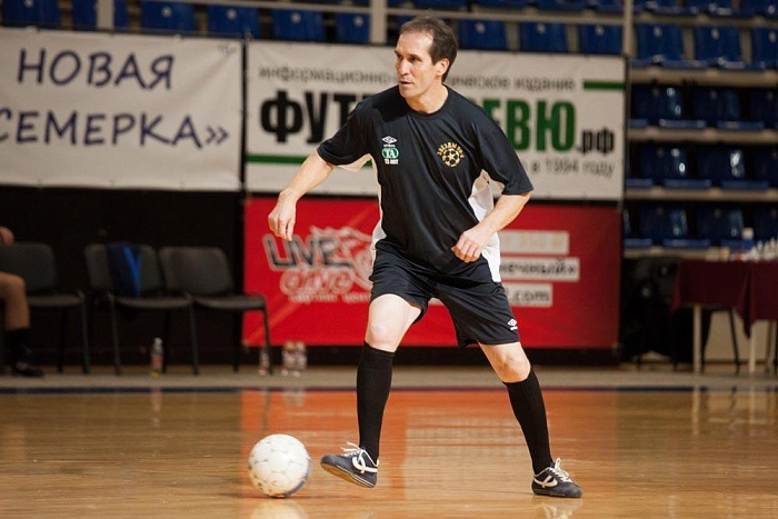 Равиль УМЯРОВ (Звезды футбола 90-х). Фото Дани САВИНЫХ