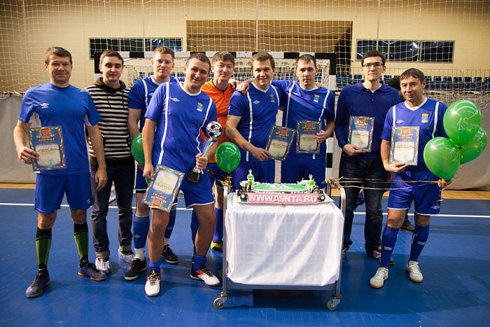 Сборная городской администрации. Фото Дани САВИНЫХ