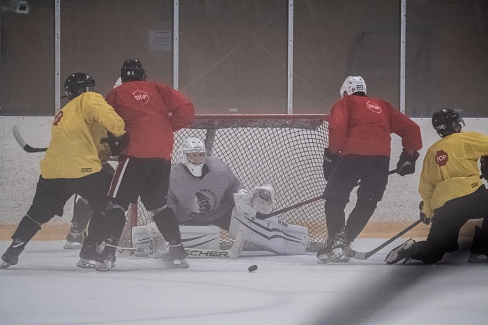 Защитник из чешской хоккейной лиги  может сыграть за тюменскую молодёжную команду «Тюменский Легион»