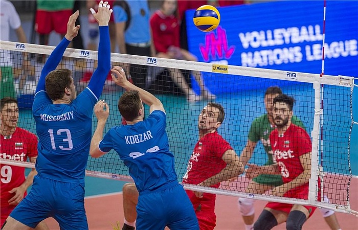 Без особых хлопот победили хозяев