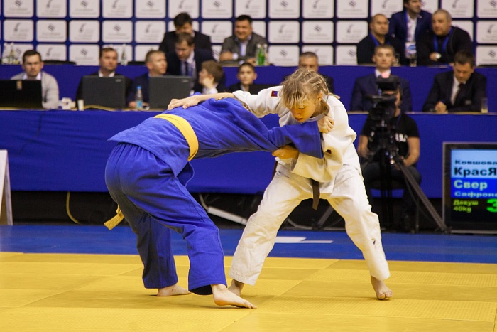 Под занавес турнира добыли два золота!