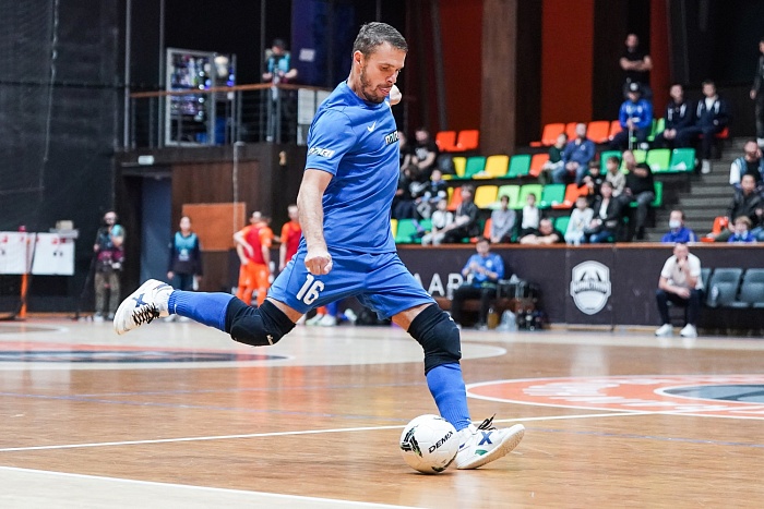 Вратарь мини-футбольного клуба «Кристалл» Иван Поддубный: «Сравнение с дубом? Климентий Сидоров любит делать шоу»