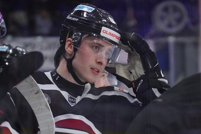 Нападающий хоккейного клуба «Рубин» Никита Брютов: «Думаю, детям всегда приятно, когда им дают советы игроки взрослых команд»