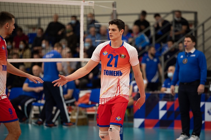 «Тюмень» отыгралась с 0:2 по сетам, но уступила на тай-брейке