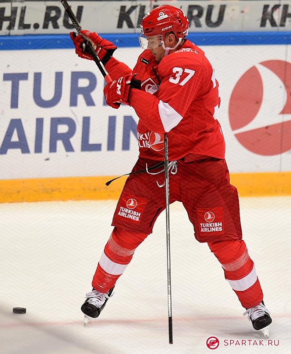 Горшков забросил, а команда Осипова огорчила Судницина