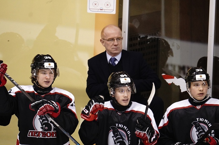 Молодёжная хоккейная команда «Тюменский Легион» закусилась со «Стальными Лисами»