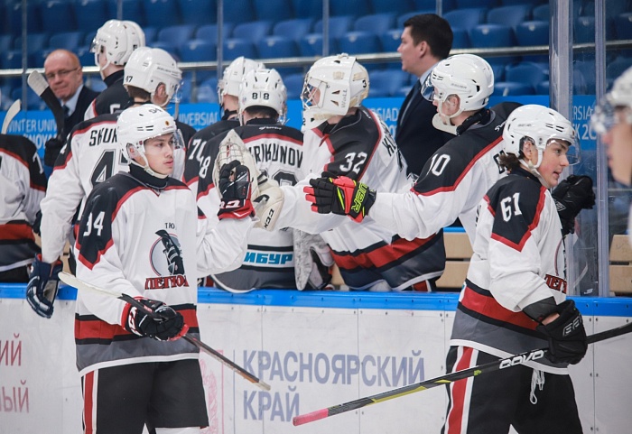 Команда Молодёжной хоккейной лиги «Тюменский Легион» завершила 2022 год двумя победами в Красноярске!