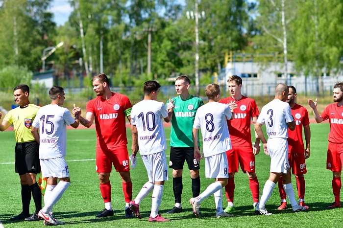 В полуфиналах Кубка страны по футболу сыграют «ИЛЬПАР» из Пермского края и нижнетагильский «Уралец-ТС», а также - «Тюмень-2» и омская «Молния»