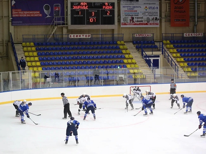«Зауралье» начнёт чемпионат ВХЛ с болельщиками на трибунах