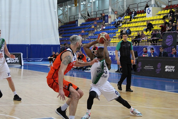 Андре Уолкер отбыл в США…