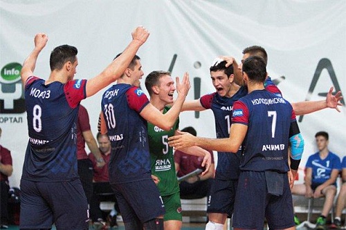 «Факел» справляется без волейболистов сборной