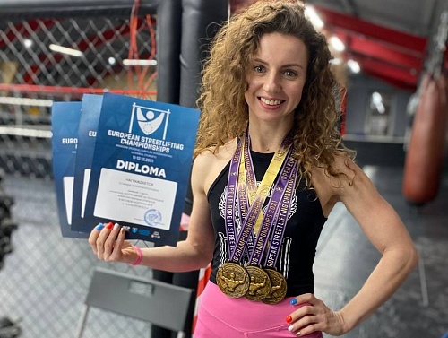 Старший тренер Workout center Оксана Тепикина: «Бытует миф, что нужны большие веса, чтобы сделать рельефное тело»