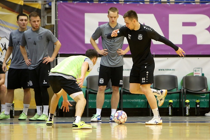 Товарищеский матч между мини-футбольным клубом «Тюмень» и командой «Тюмень-дубль»