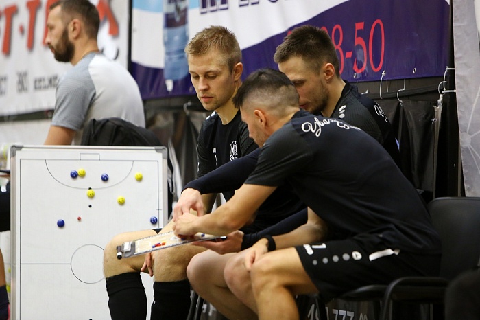 Товарищеский матч между мини-футбольным клубом «Тюмень» и командой «Тюмень-дубль»