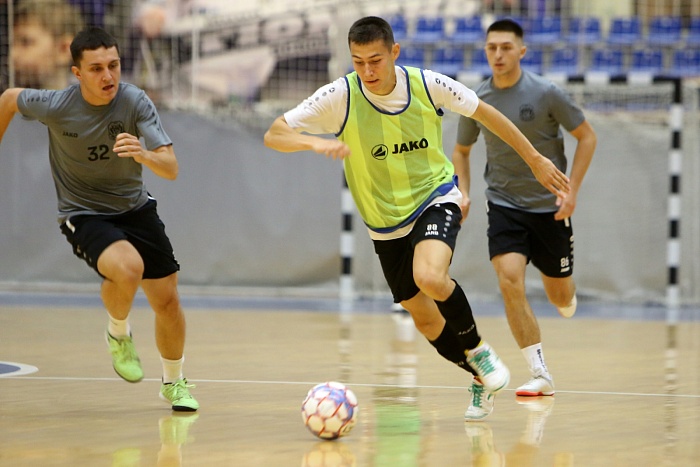 Товарищеский матч между мини-футбольным клубом «Тюмень» и командой «Тюмень-дубль»