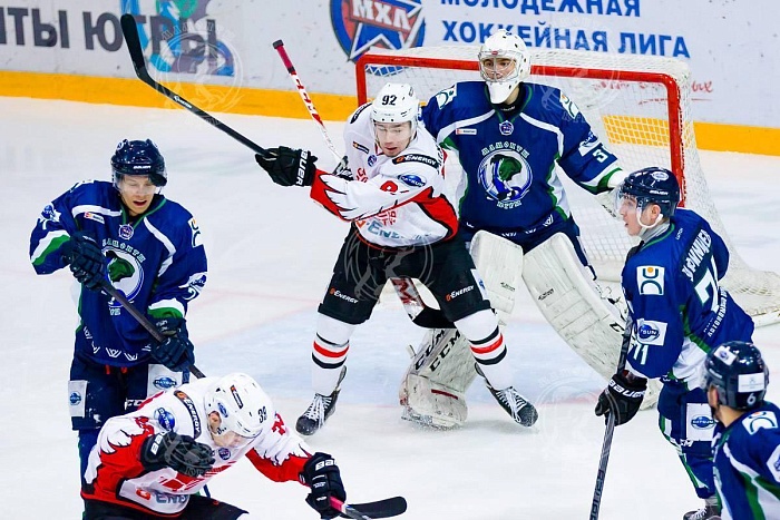 «Мамонты Югры» получили от ястребов