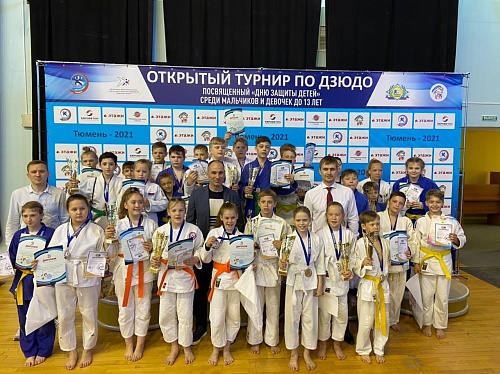 Наградили за быструю победу и красивый бросок