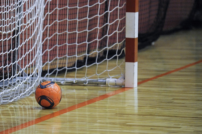 Тобольский «Тобол» и «Феникс» из Казанского района удачно начали финал первенства области по мини-футболу