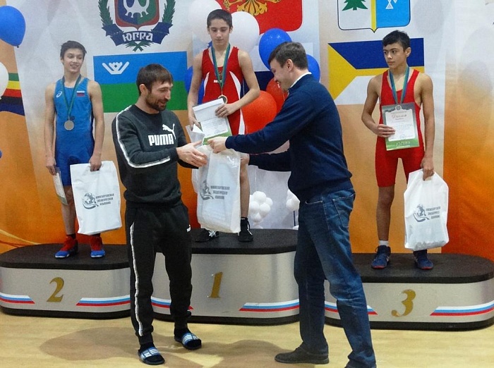 Особо отличились борцы из Лангепаса