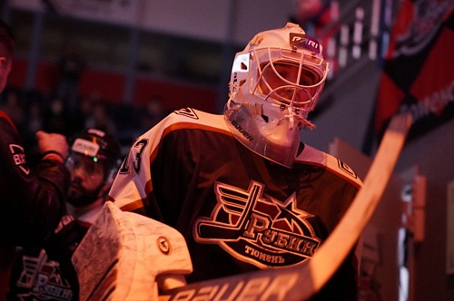 Тюменский хоккейный клуб «Рубин» проиграл в Омске…