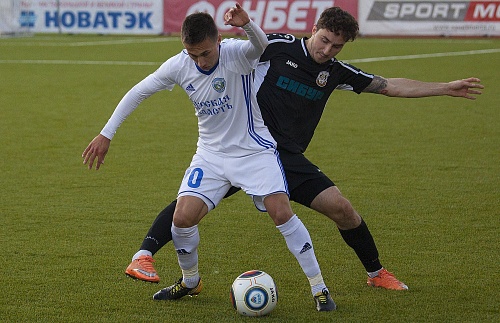 Тюменец забивает за «Авангард»