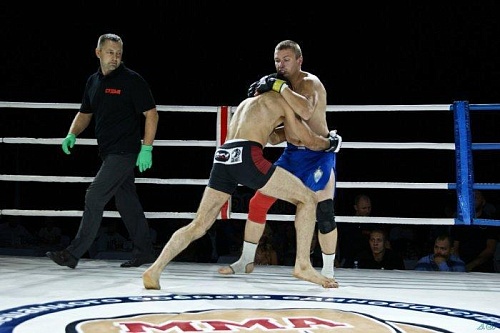 В рукопашном бою выиграли путевки в Орел