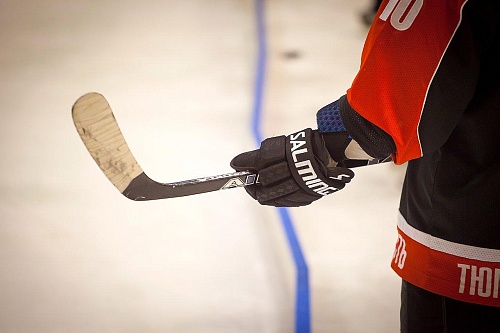 День рождения отметили на льду