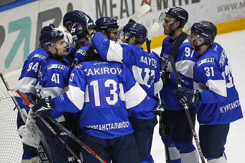В плей-офф Всероссийской хоккейной лиги вышли 13 клубов