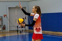 В первом матче Кубка Сибири и Дальнего Востока команда «Тюмень-Прибой», в которой дебютировали три 15-летние волейболистки, уступила «Олимпу»