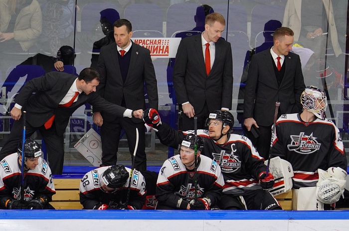 Главный тренер тюменского ХК «Рубин» Денис Ячменев: «Играли хорошо, но чуть-чуть не повезло в завершении»