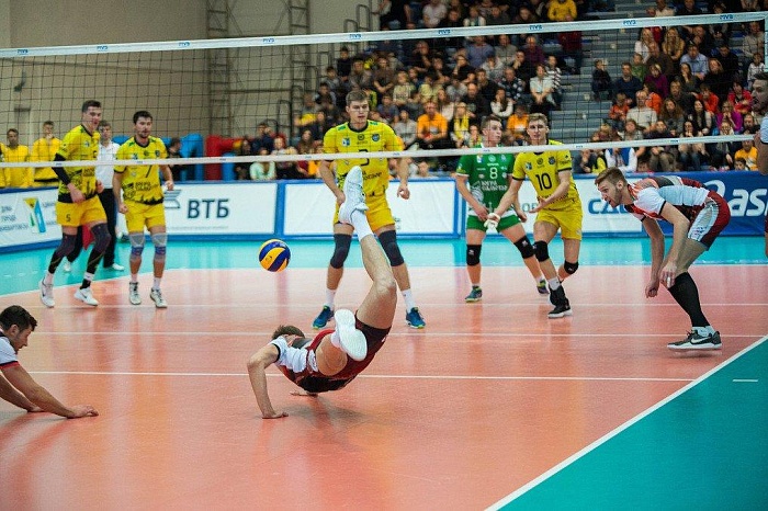 Нижневартовцы проиграли в родных стенах