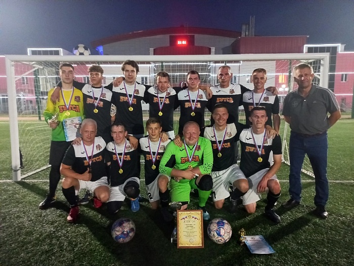 «Бутса» получила золото, а «Союз» выиграл серебро в открытом  чемпионате Ишима по футболу