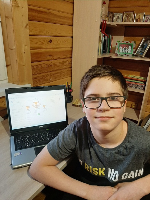 Юные шахматисты спорят за летний трофей