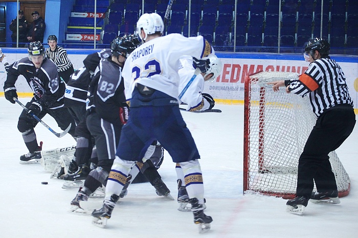 «Легион» уступил в голевой перестрелке