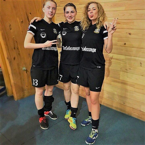 Диана Варламова: «Мини-футбол и хоккей очень похожи»