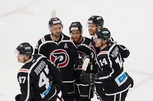 Хоккеисты тюменского «Рубина» сыграют дома с чемпионом