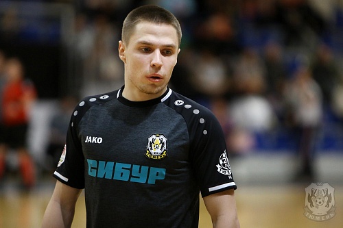 Емельянов и Карпюк вызваны в молодежную сборную