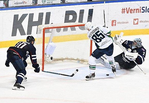 «Югра» поймала победную волну