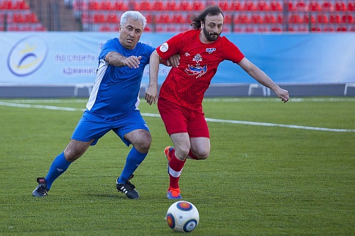 «Под флагом добра» звезды спорта и эстрады показали блестящий футбол (ВИДЕО)