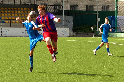 Пермскую «Звезду» разгромили в Екатеринбурге, а тюменцы уступили в Кургане и Новотроицке