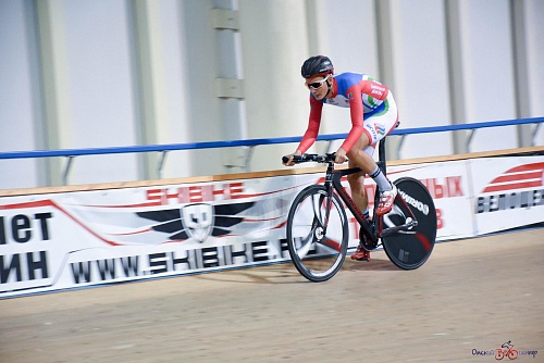 На треке гналась за китайскими девушками