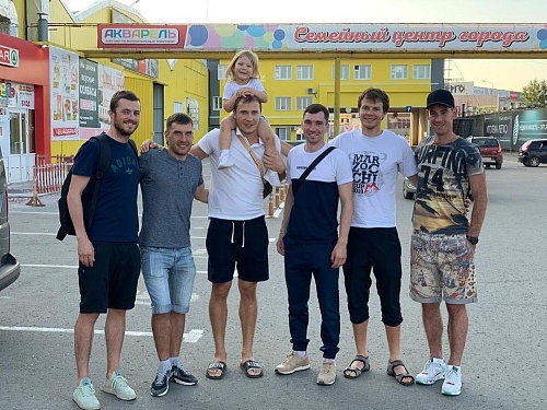 Ретивых провёл тренировку с Логиновым и Гараничевым