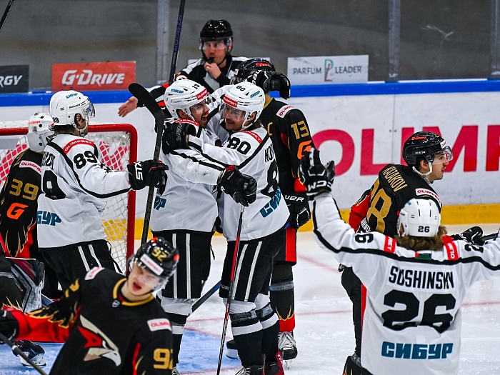 Хоккейный клуб «Рубин» трижды отыгрывался и победил в серии бросков!