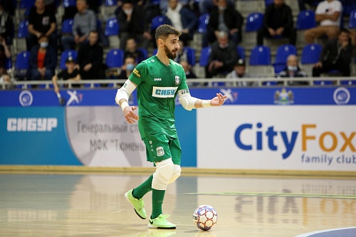 Лео и Таффи: с южноамериканского корабля на тюменский бал